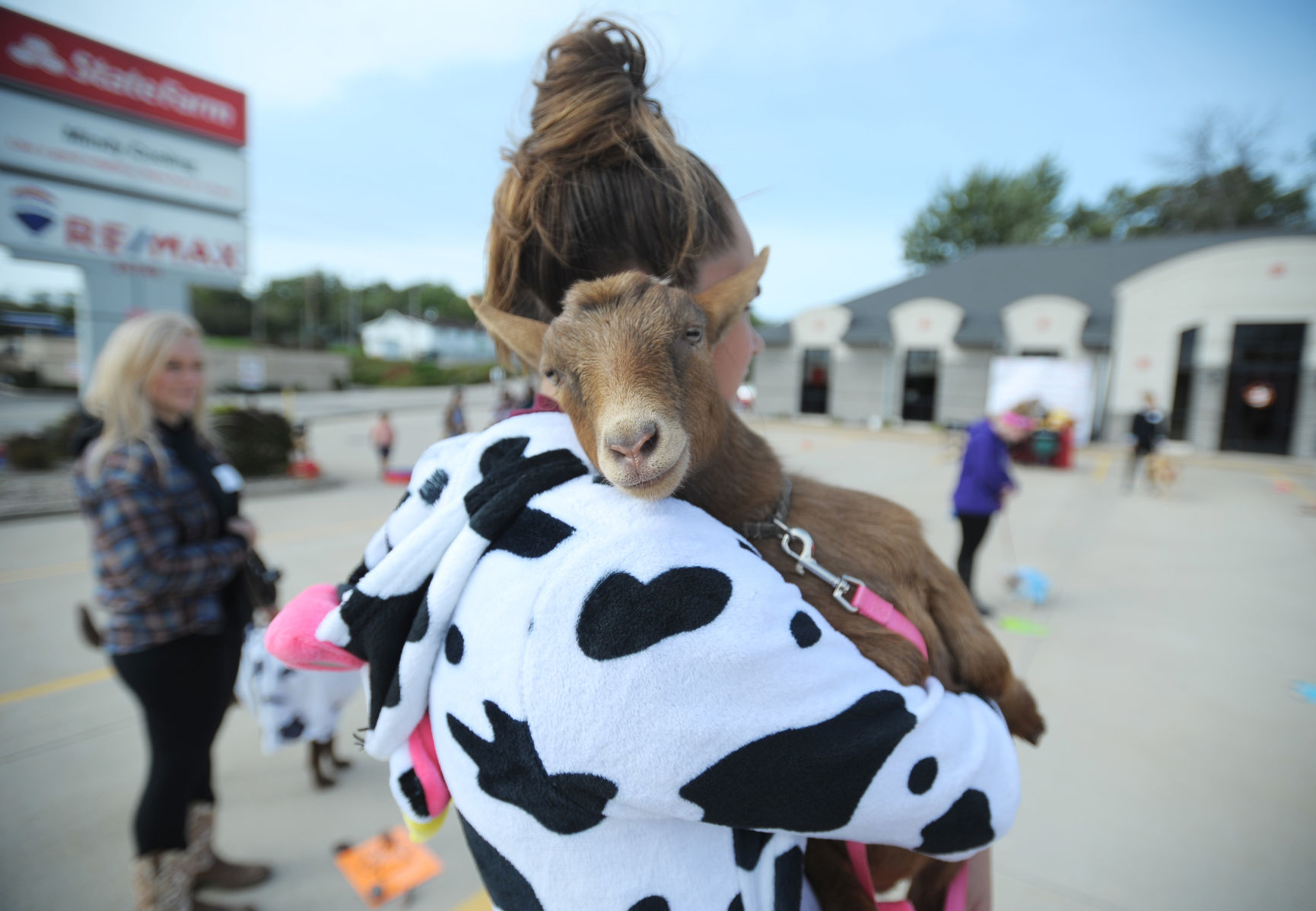 COSTUME CONTEST